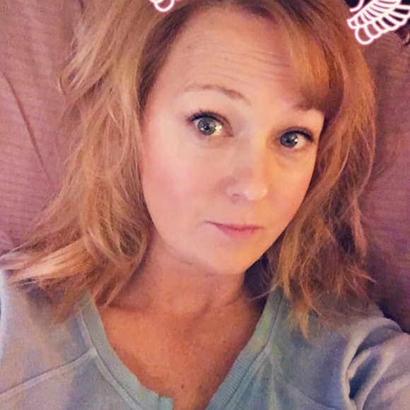 Meet your Posher, Melissa - Picture 2 of 4